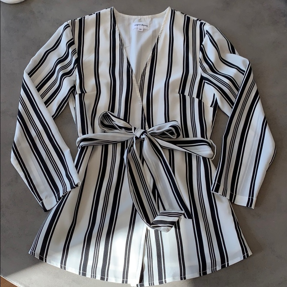 Super Down light weight blazer🖤🤍 new without tag